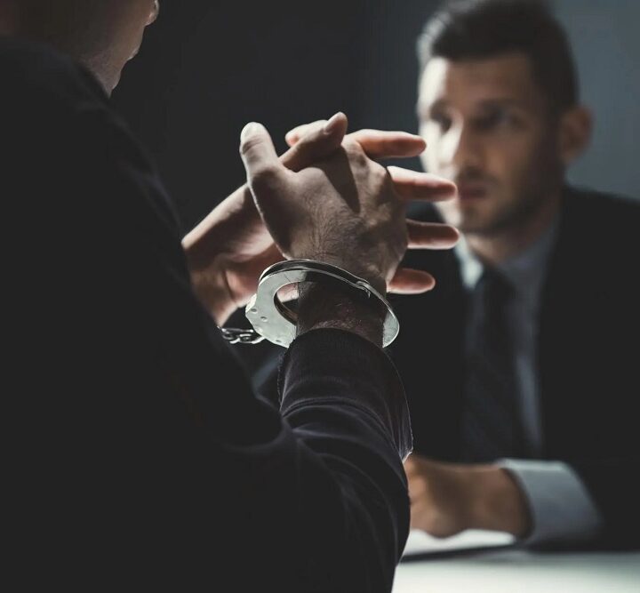 When And Why Should You Avail A Professional Criminal Attorney?