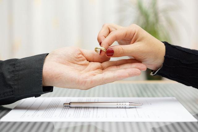 How to protect your business during a divorce with the help of a family lawyer