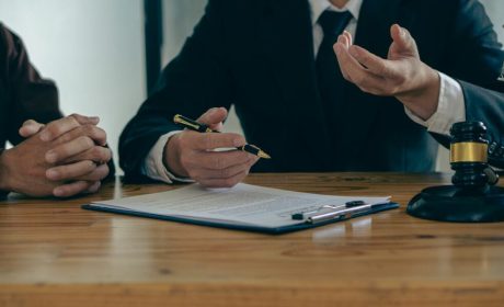 Why should you hire a contract lawyer before signing an agreement?