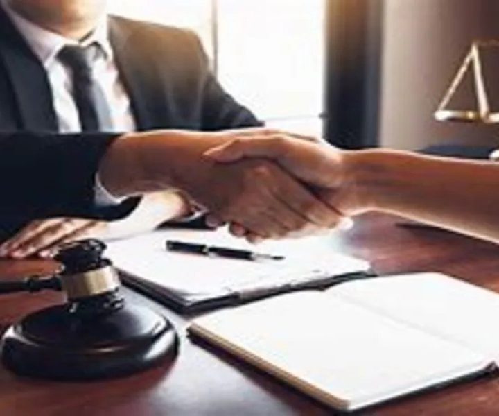 Can Smaller Legal Practices Compete With Large Firms Online in 2026?
